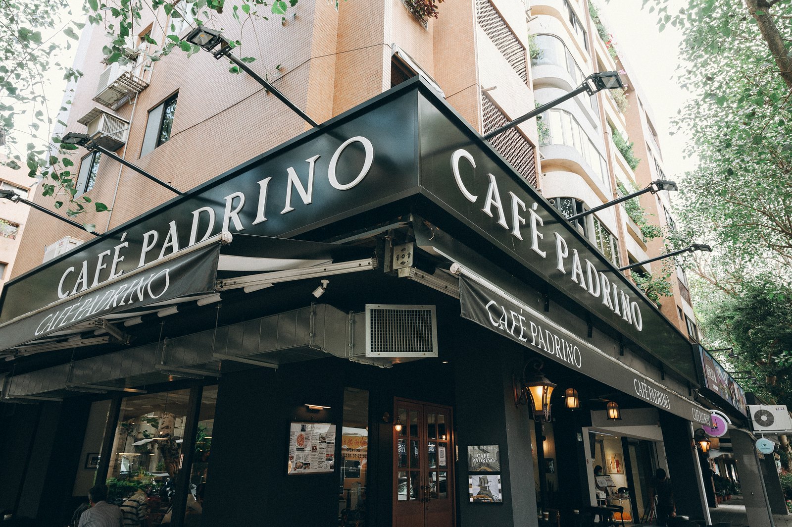 51744226114_fdc427e637_h